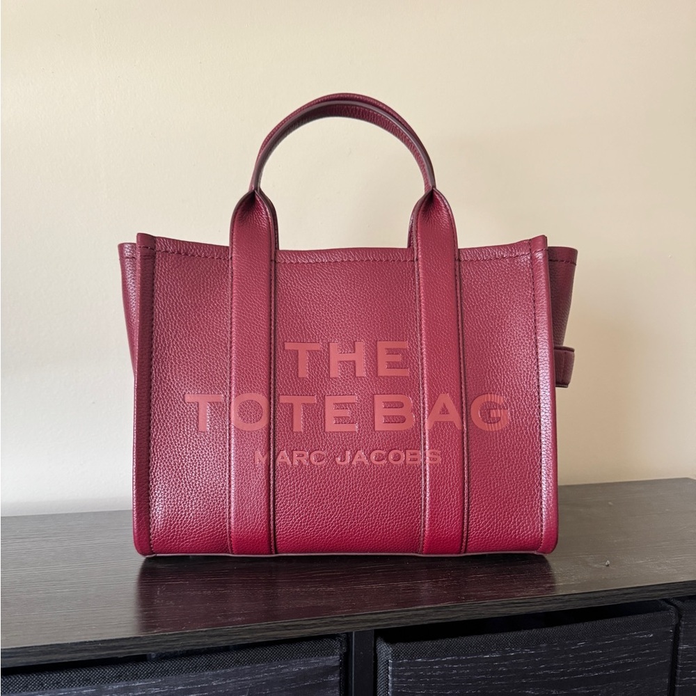 LEATHER Marc Jacobs The Tote Bag (Medium)